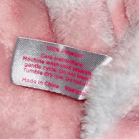 **SOLD** Juicy Couture Pet Plush Throw & Bone Shaped Sherpa Pillow Set for Dogs - Picture 14 of 16